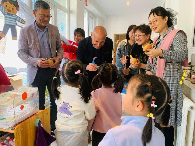 英国幼教专家走进方庄一幼交流幼儿园保教实践改革