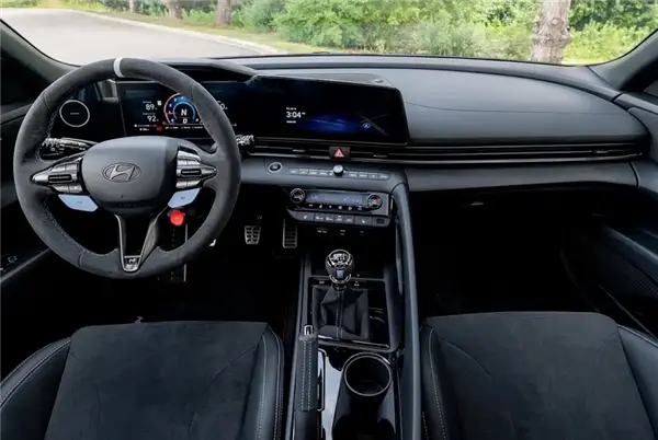 可合法上路的TCR赛车！现代伊兰特特别版发布：提供6速手波